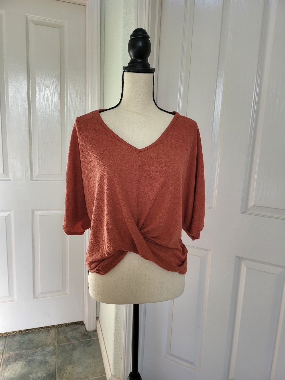 Pink Lily Women's Rust Knit Twist-Front V-Neck Top